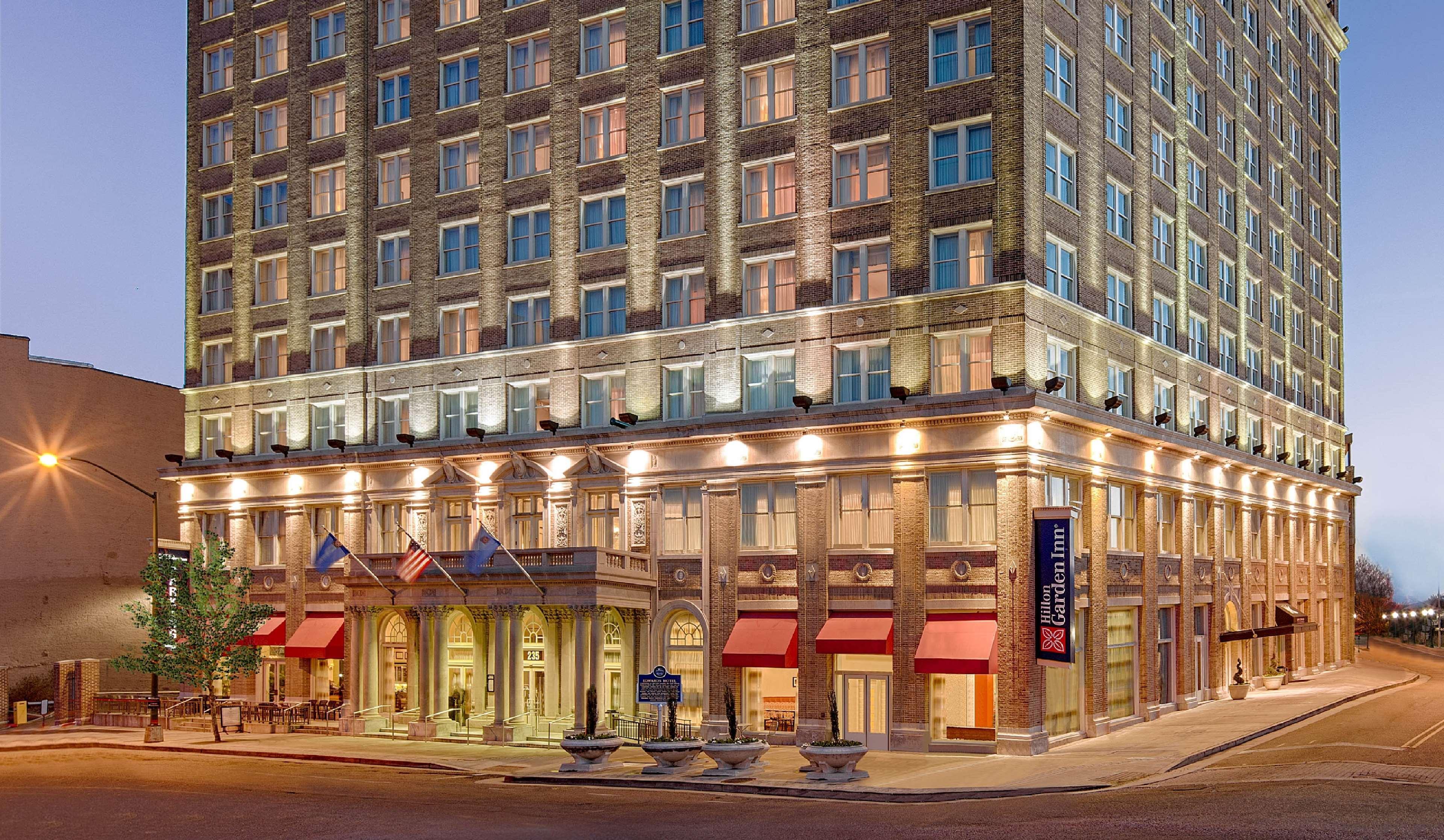 Hilton Garden Inn Jackson Downtown Exterior photo